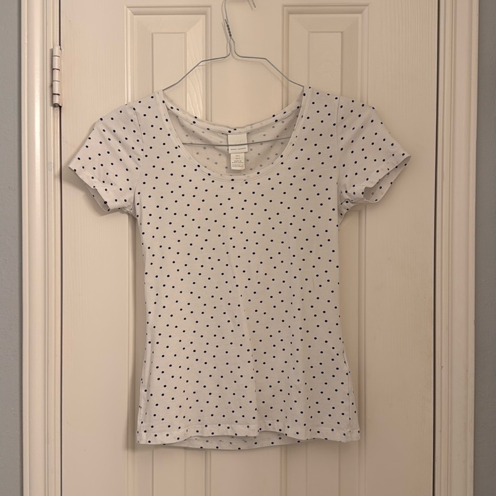 H&M Basics white spotted tee
